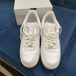 Nike Air Force One - Doesn’t come w/box